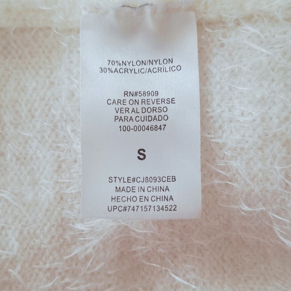 Copper Key Fuzzy Sweater Junior's S White Cozy Fluffy Loungewear Pullover - Picture 8 of 9